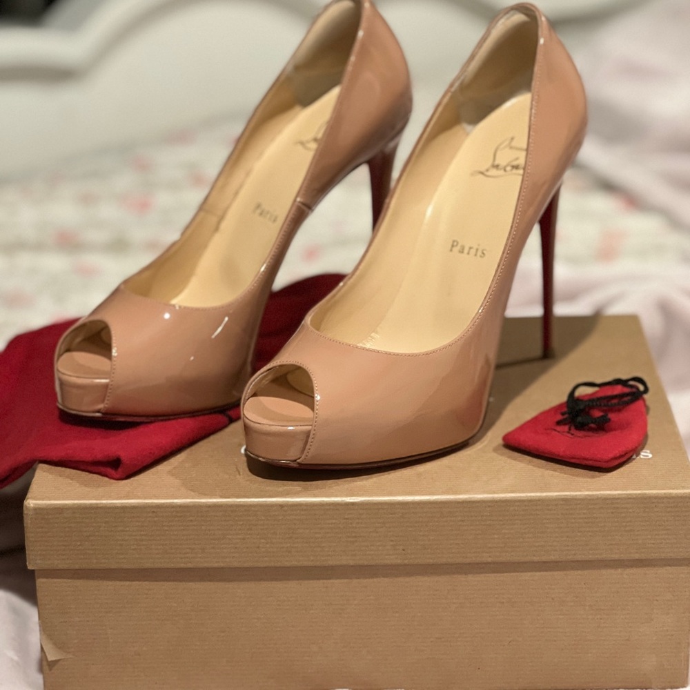 Christian Louboutin New Very Prive 120 Nude
